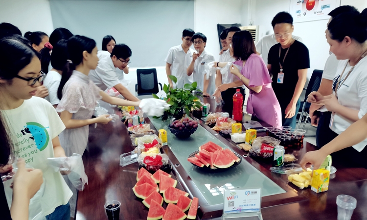 美好時光丨歡喜共度父親節，迎新同事下午茶